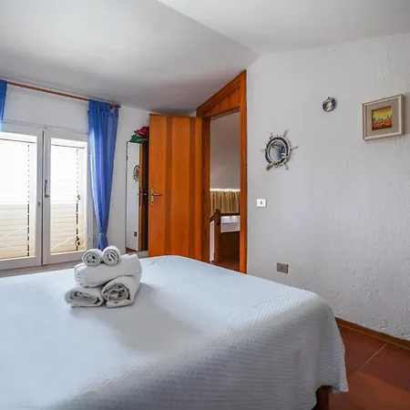9 Ospiti Con Giardino E Bbq 10 Min A Piedi Dalla Holiday home