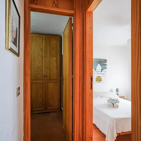 Casa Con Giardino بيت للعطل